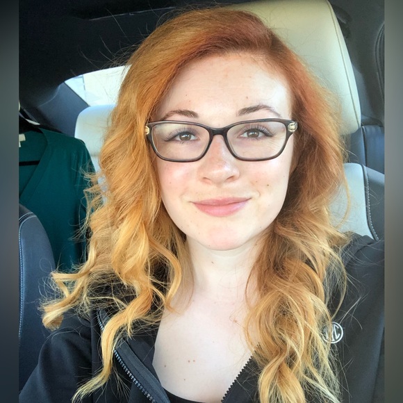 Meet your Posher, Aubrey - Picture 1 of 1